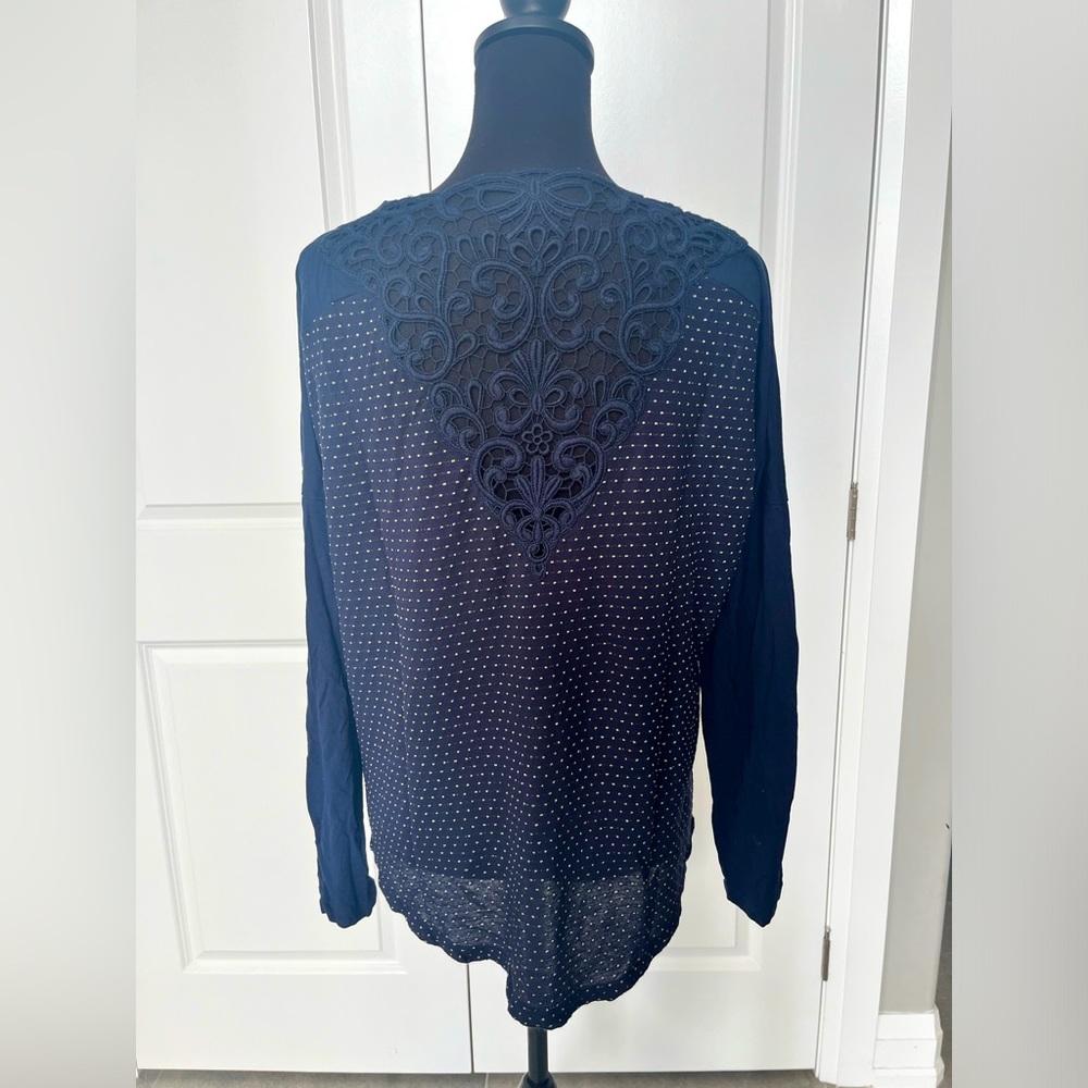 French connection navy and gold polka dot top size large item 07-33